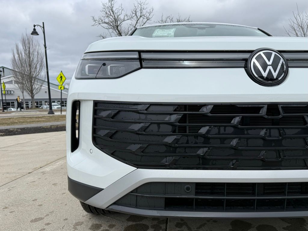 New 2026 White Volkswagen 2.0T SE image 5