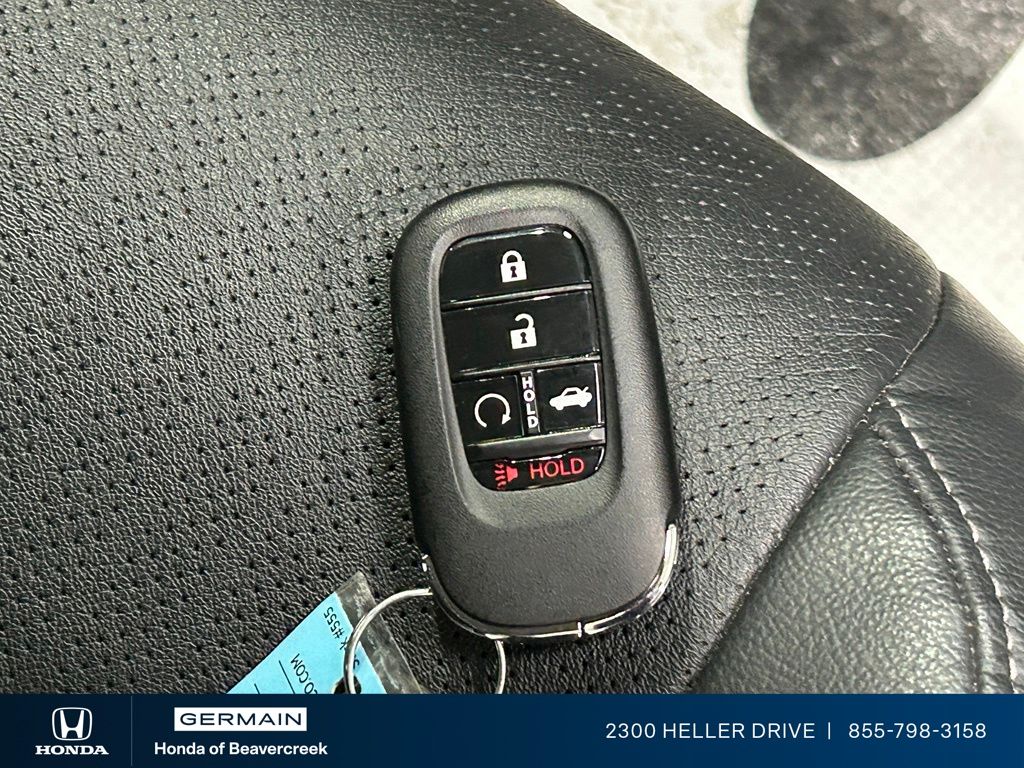 Used 2022 Silver Honda Touring image 30