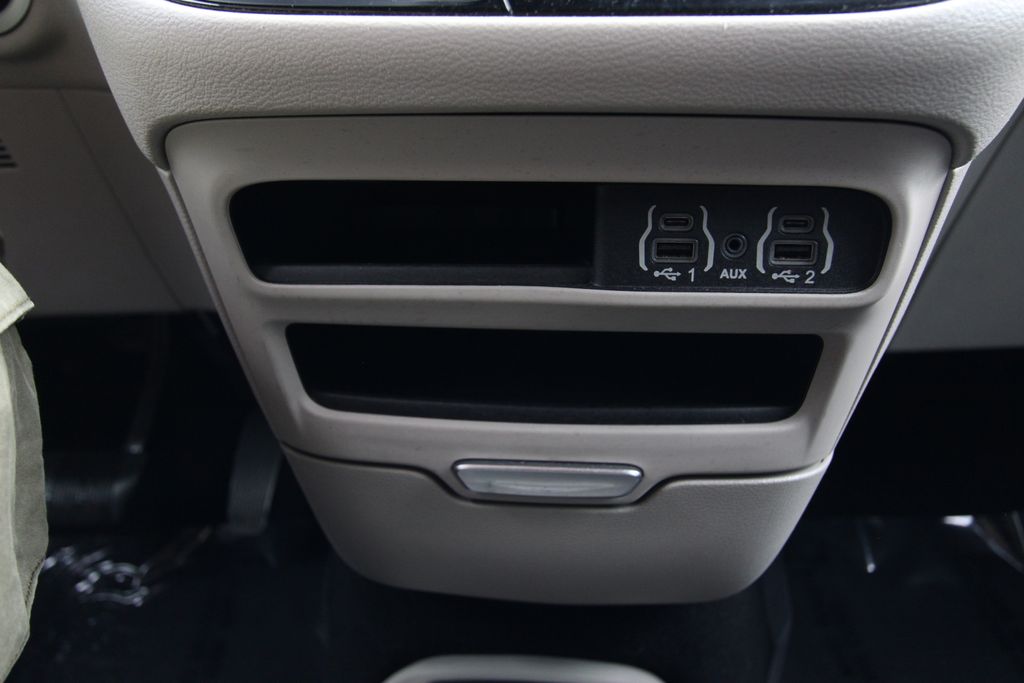 Used 2022 Chrysler Voyager Van