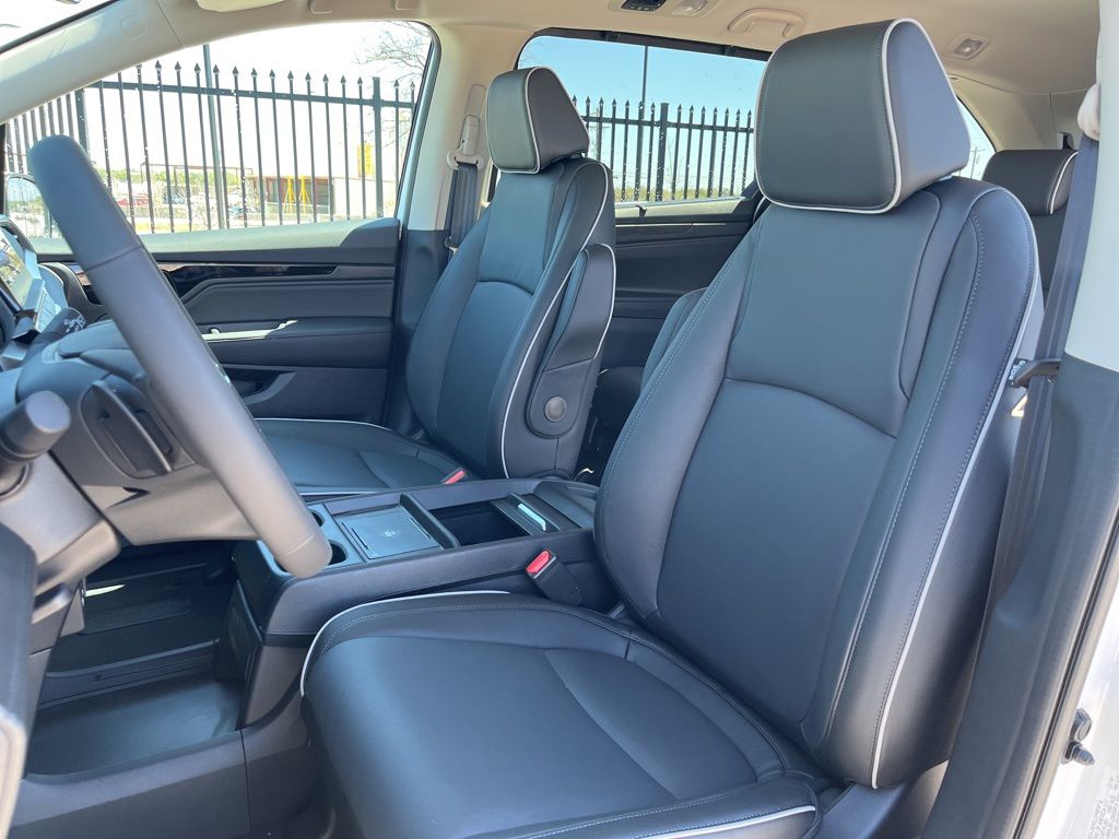 Thumbnail: 2026 Honda Odyssey - 13