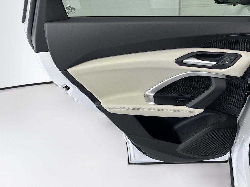 Thumbnail: 2026 Audi Q5 - 25