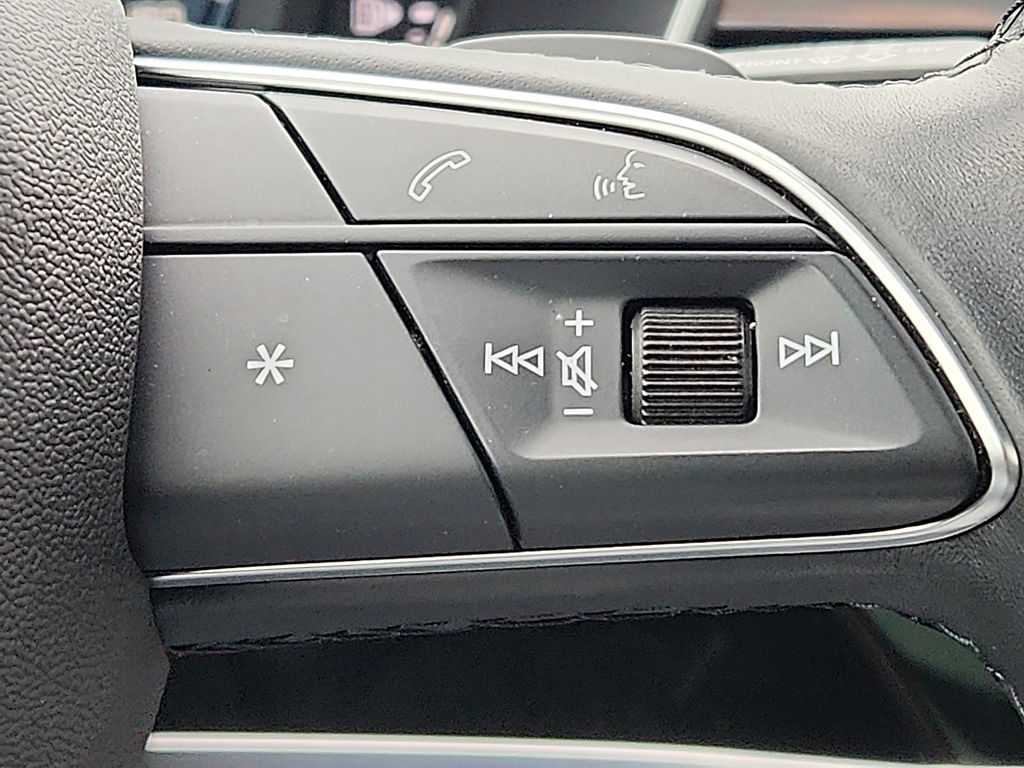 Thumbnail: 2023 Audi Q3 - 21