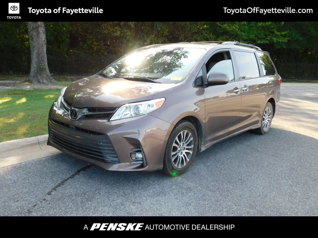 Thumbnail: 2020 Toyota Sienna - 1