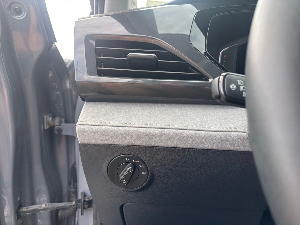 Used Car 2022 Volkswagen Taos  1.5t Sel For Sale Under $20,000 In Austin, Texas