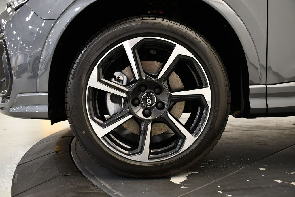 Thumbnail: 2025 Audi Q3 - 14