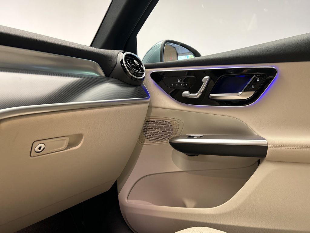 Thumbnail: 2026 Mercedes-Benz GLC - 20