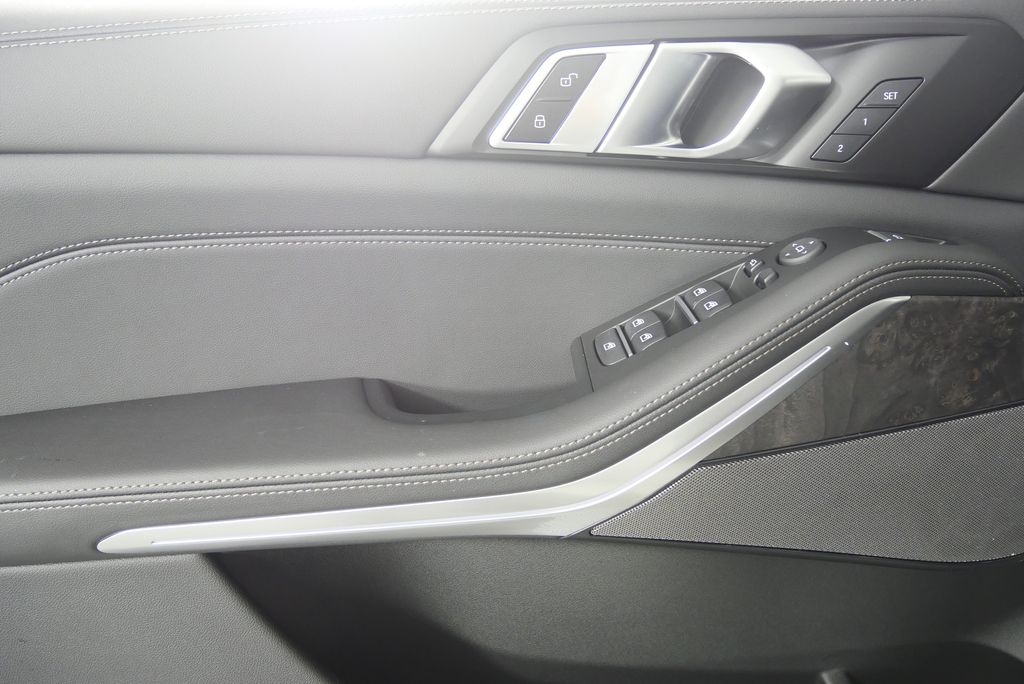Thumbnail: 2026 BMW X5 - 8