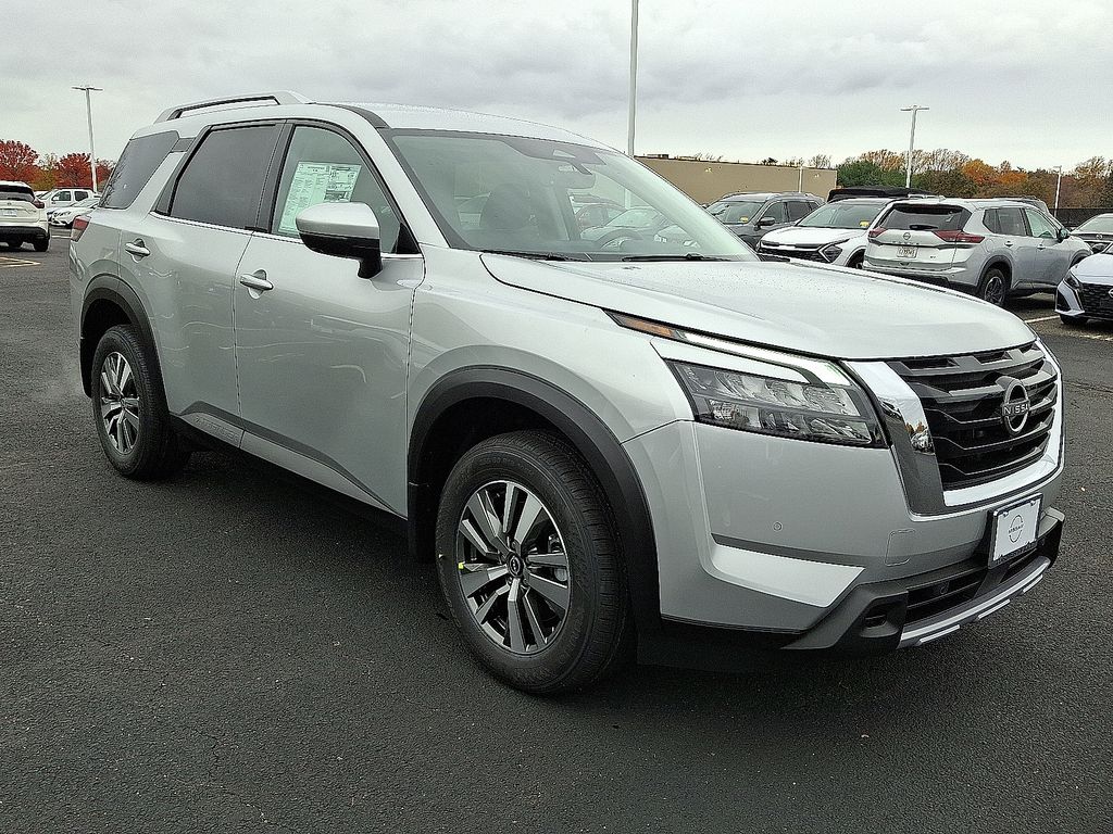 Thumbnail: 2025 Nissan Pathfinder - 3