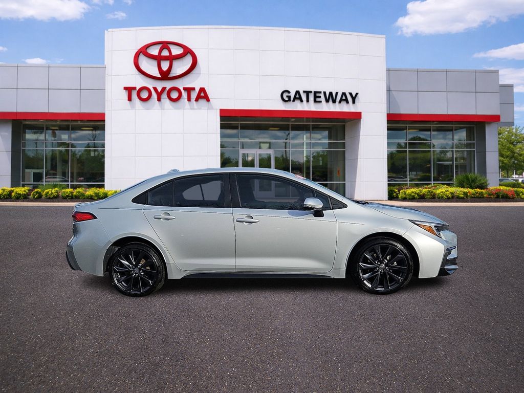 Thumbnail: 2023 Toyota Corolla - 4