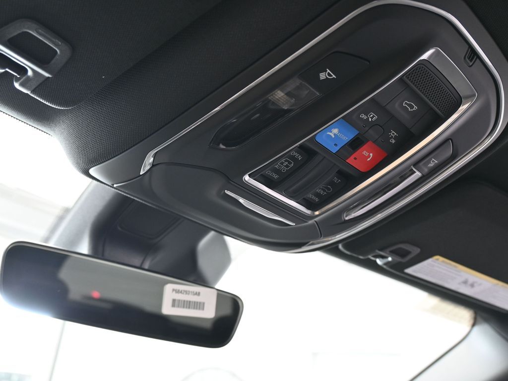 New 2026 Diamond Black Crystal Pearlcoat Jeep Laredo image 22