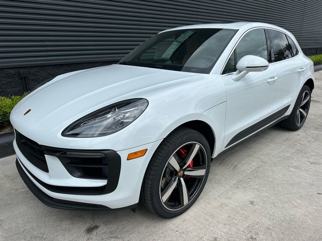 Thumbnail: 2026 Porsche Macan - 7