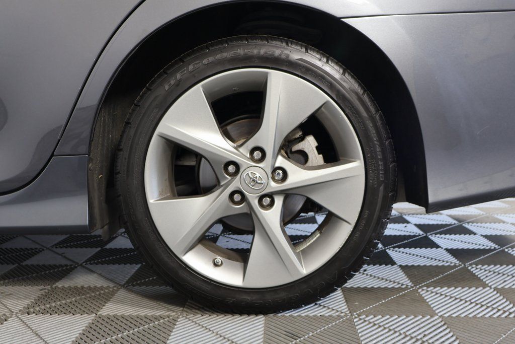 Thumbnail: 2013 Toyota Camry - 16