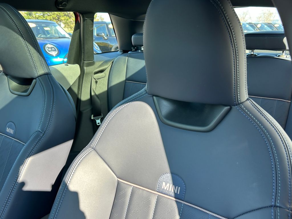 Thumbnail: 2025 MINI Cooper - 14