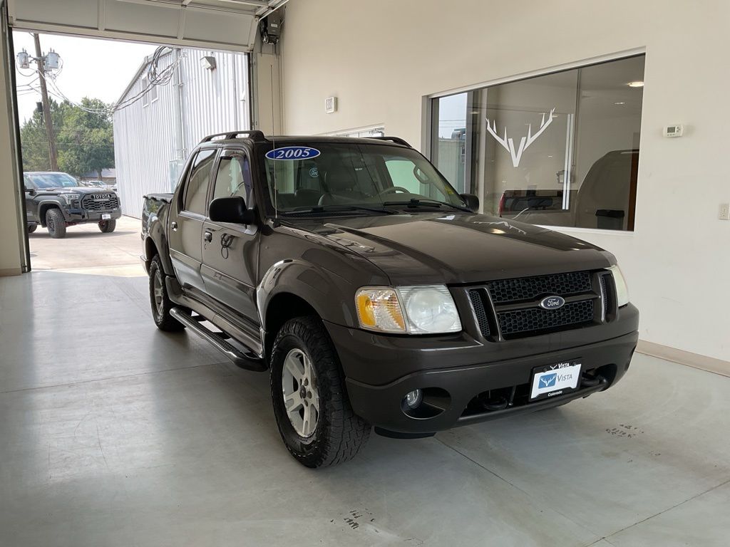 2005 Ford Explorer Sport Trac XLT 4WD Crew Cab