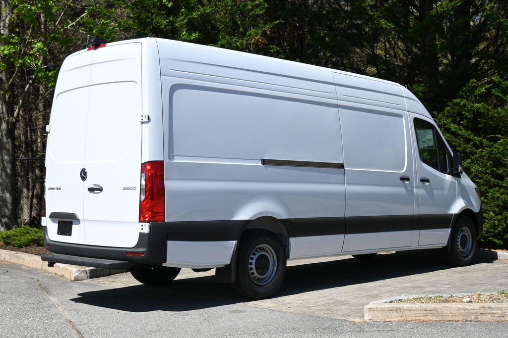 2025 Mercedes-Benz Sprinter 2500 7
