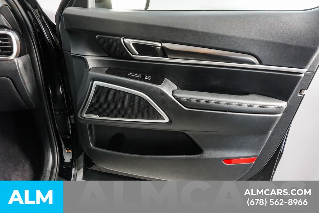Used 2025 Black Kia S image 45