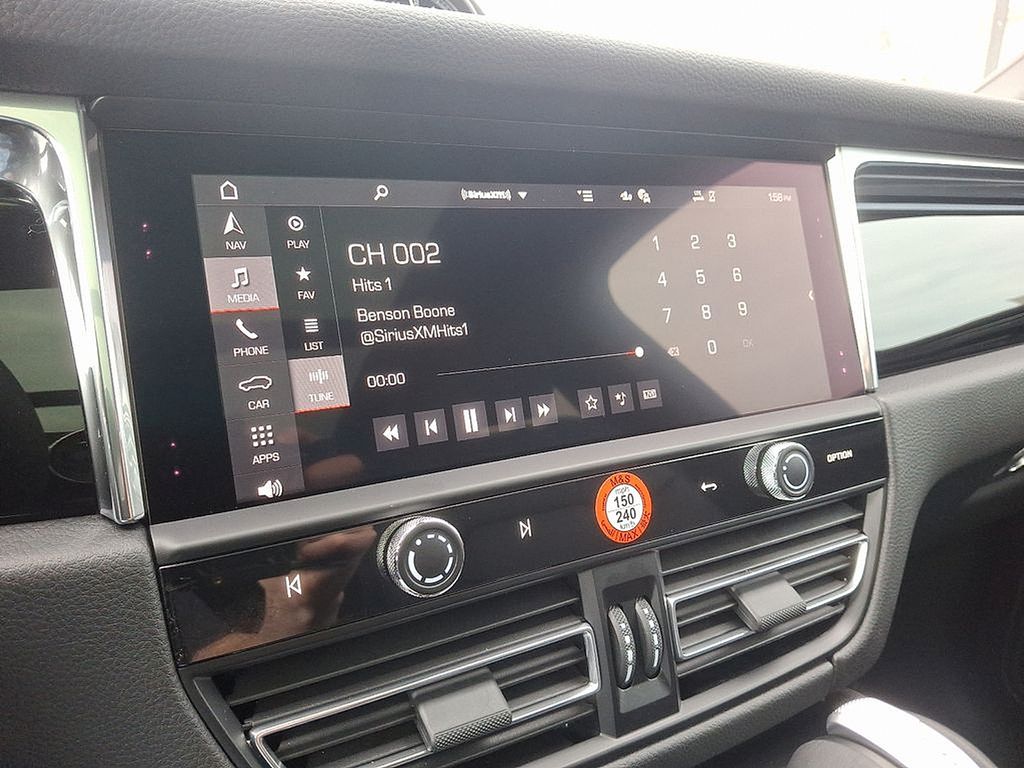 Thumbnail: 2025 Porsche Macan - 20