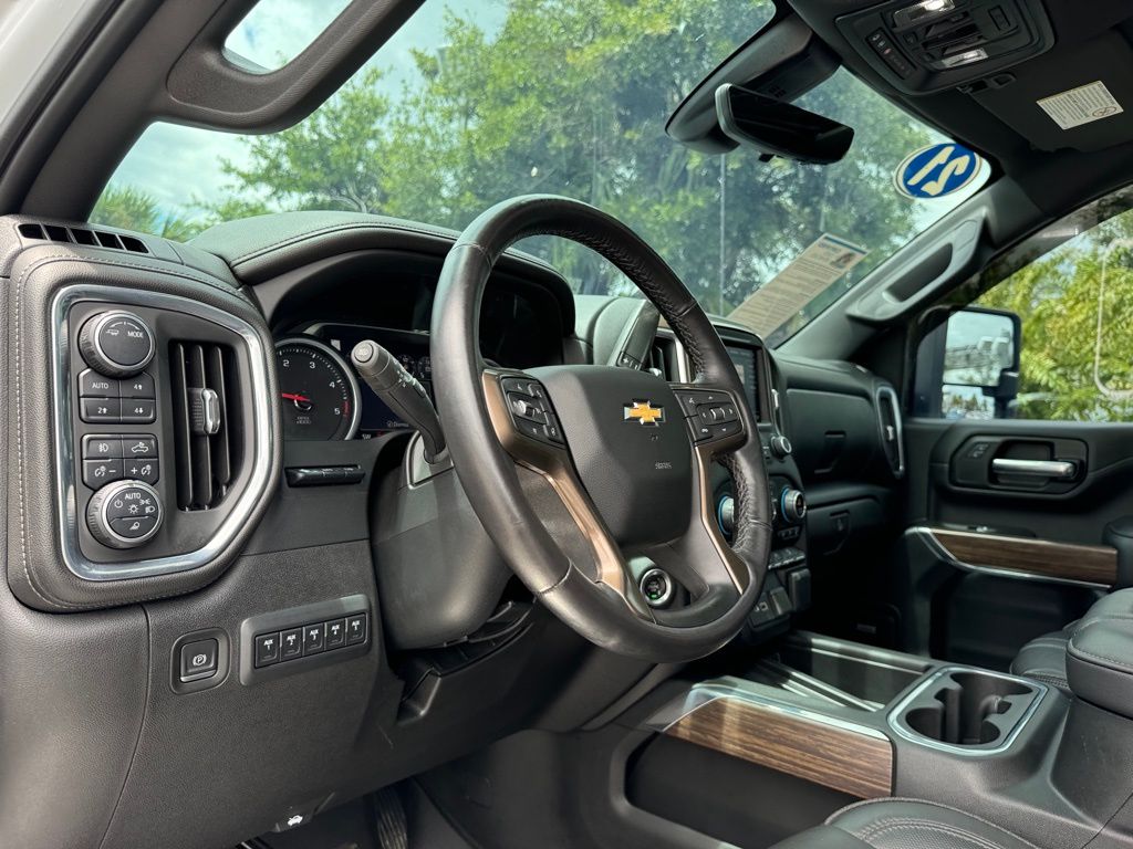 2021 Chevrolet Silverado 2500HD High Country 31