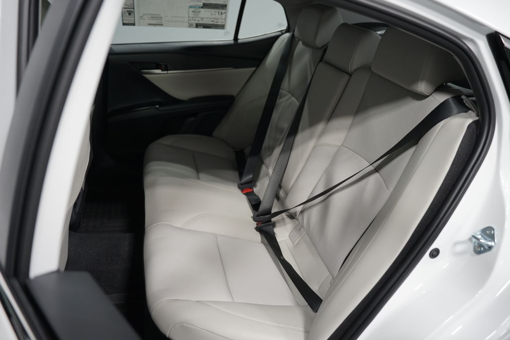 2025 Toyota Camry XLE 29