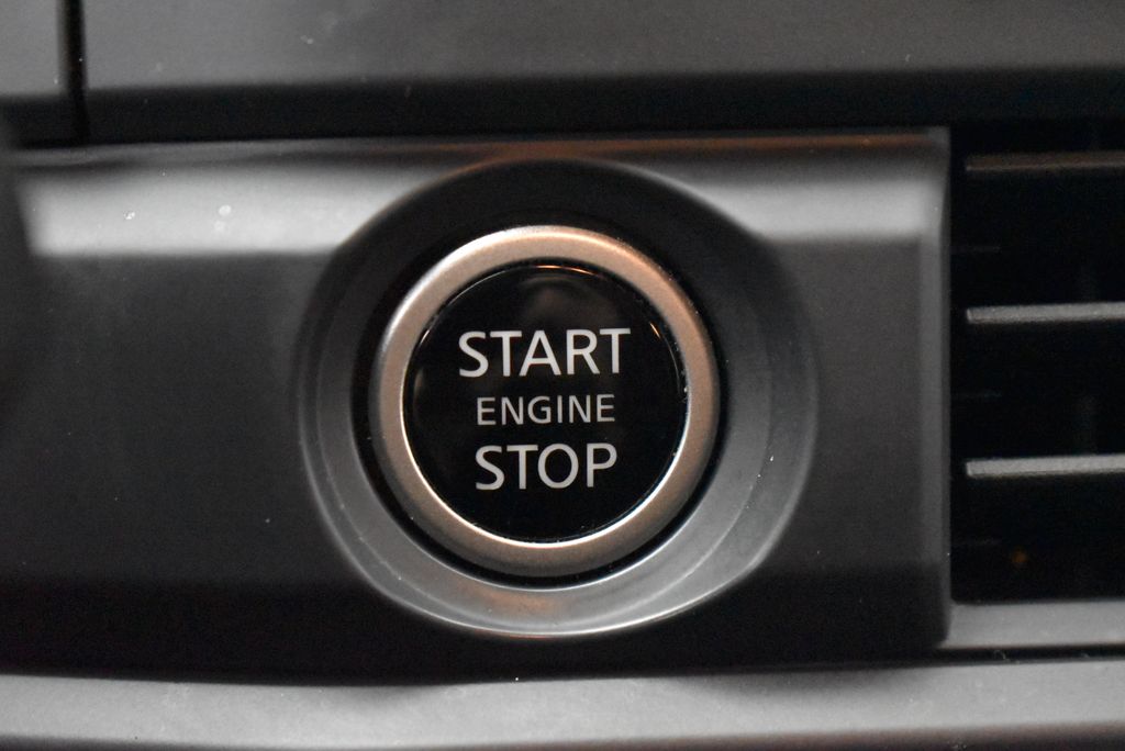 Thumbnail: 2023 Nissan Pathfinder - 16