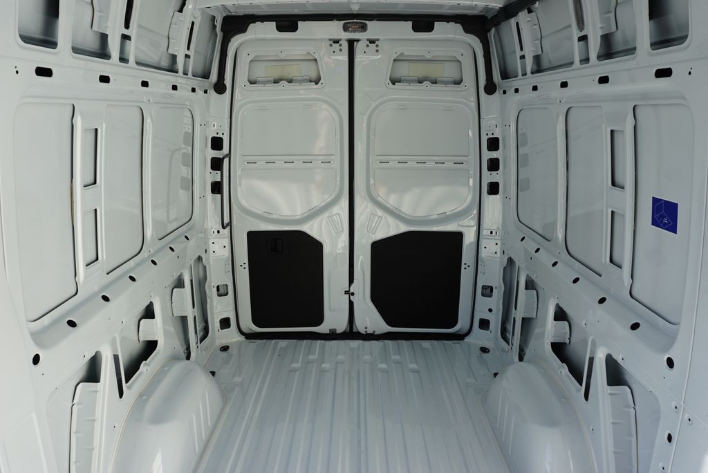 Thumbnail: 2025 Mercedes-Benz Sprinter - 11