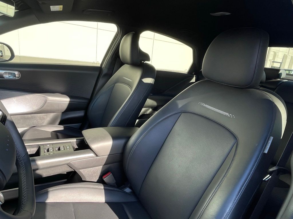 Thumbnail: 2023 Hyundai Ioniq 6 - 26