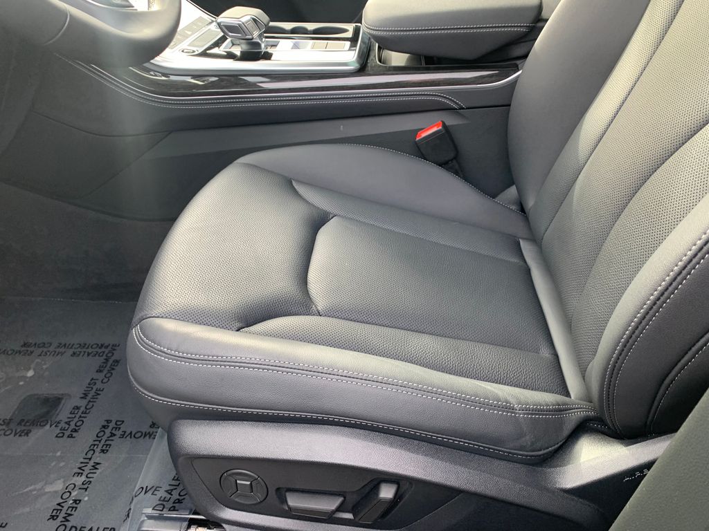 Thumbnail: 2025 Audi Q7 - 7