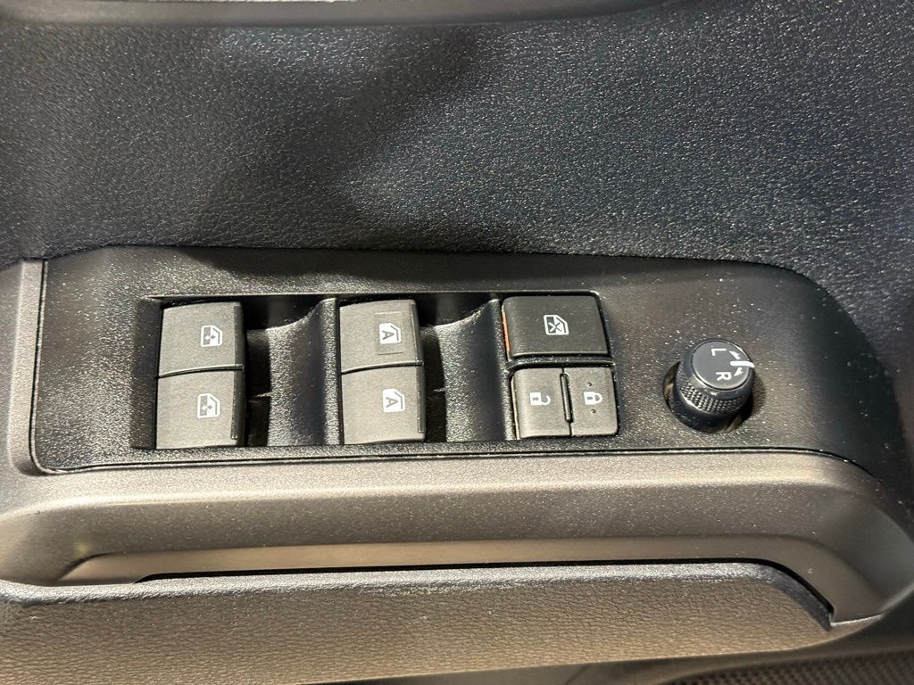 Thumbnail: 2021 Toyota Tacoma - 15