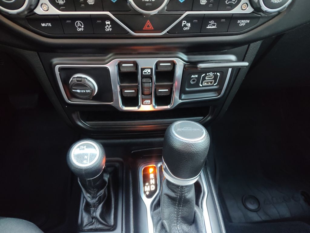 Used Car 2022 Jeep Gladiator  Willys For Sale Under $35,000 In Austin, Texas