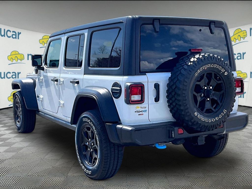 2023 Jeep Wrangler — photo 4