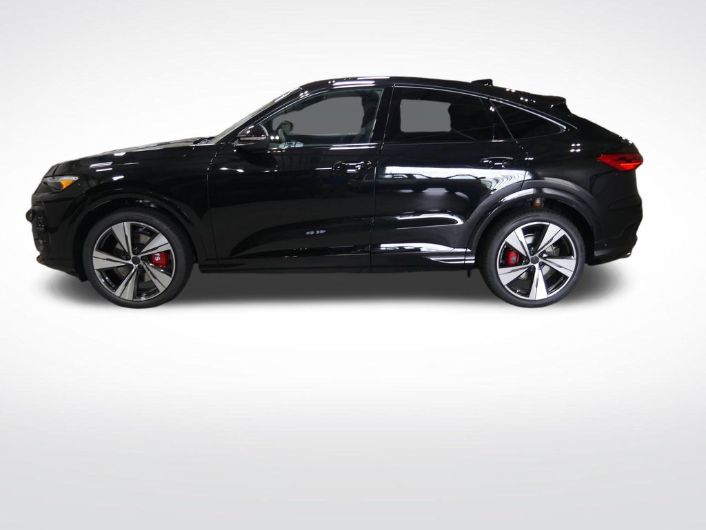Thumbnail: 2026 Audi SQ5 - 2