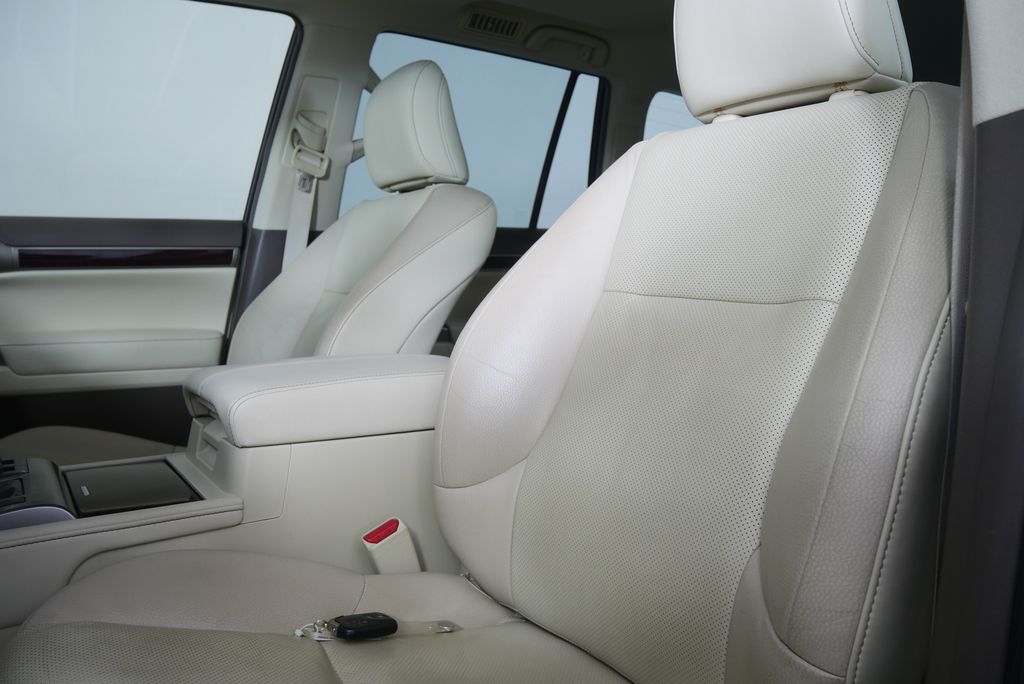 Thumbnail: 2019 Lexus GX - 11