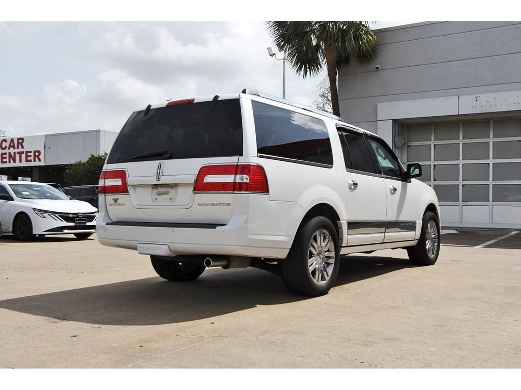 2010 Lincoln Navigator L Base - 3