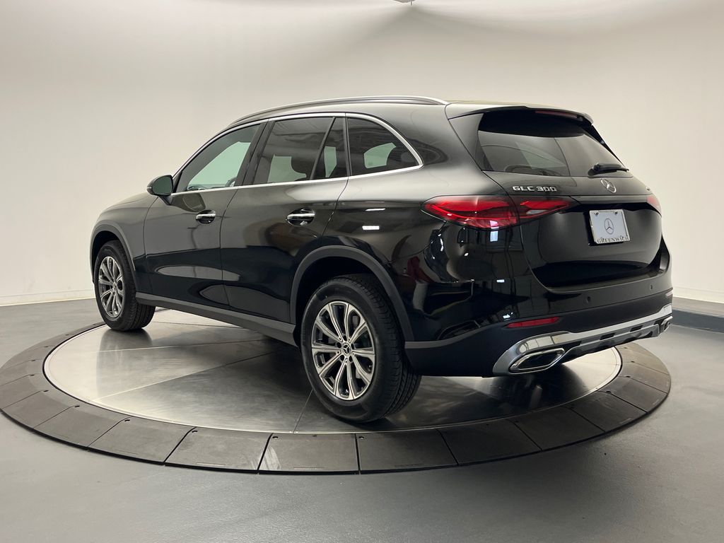 2025 Mercedes-Benz GLC 300 5