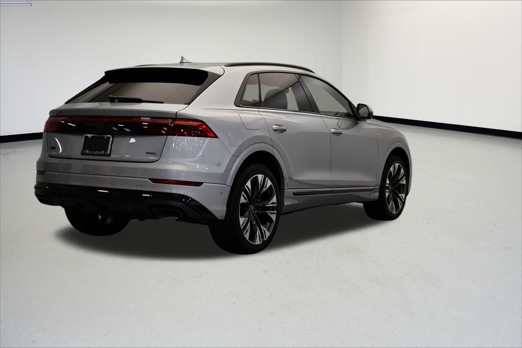 Thumbnail: 2025 Audi Q8 - 5