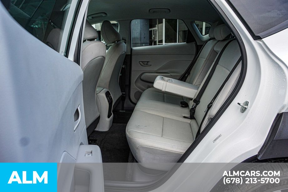 Used 2024 White Hyundai SEL image 21