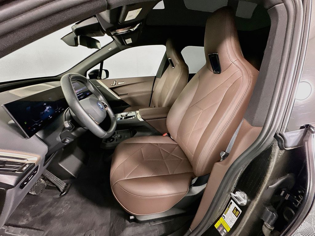 Thumbnail: 2024 BMW iX - 21