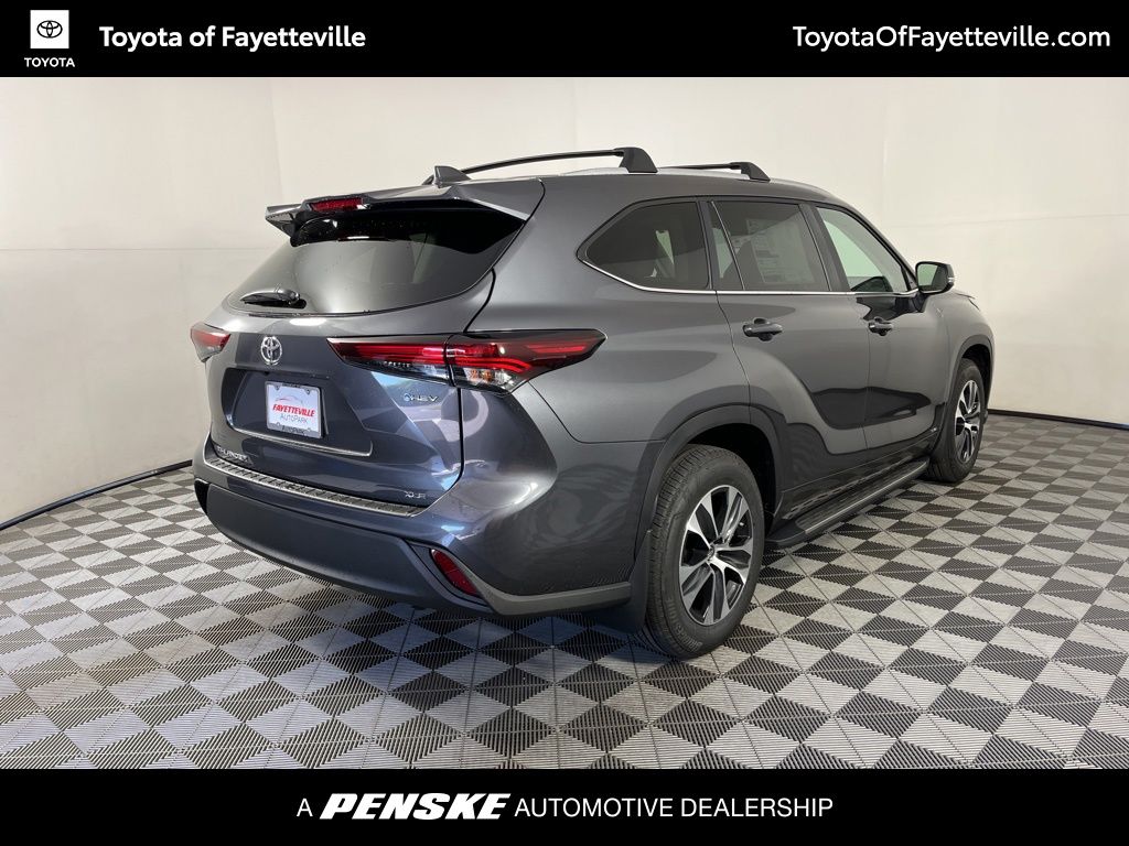2025 Toyota Highlander XLE 19