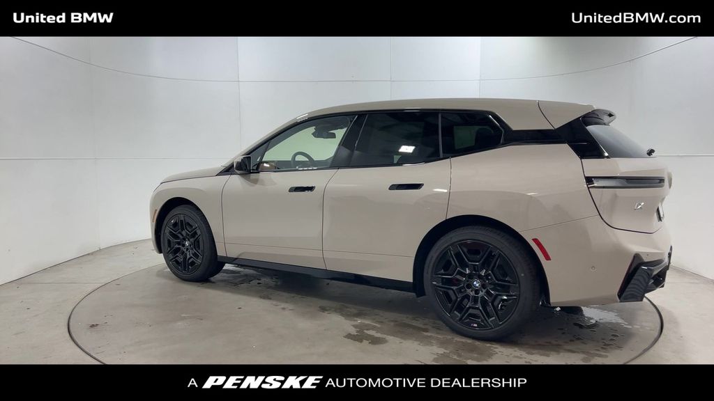 Thumbnail: 2026 BMW iX - 6