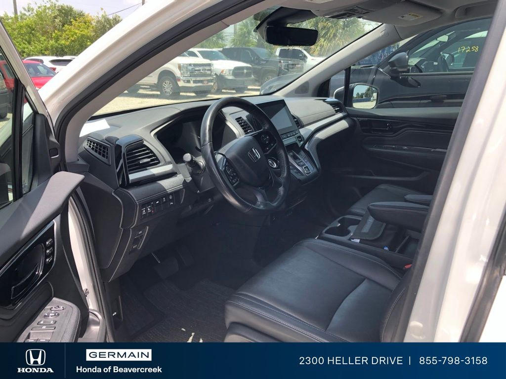 Used 2023 White Honda Touring image 5