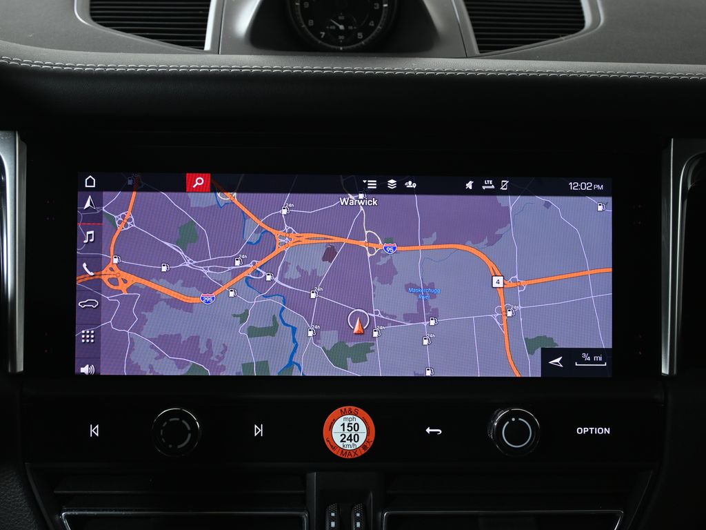 Thumbnail: 2022 Porsche Macan - 23