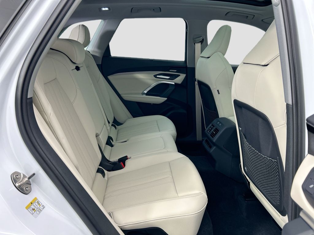 Thumbnail: 2025 Audi Q5 - 21