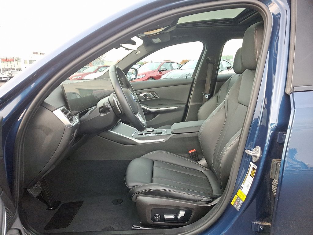 Thumbnail: 2023 BMW 3 Series - 14