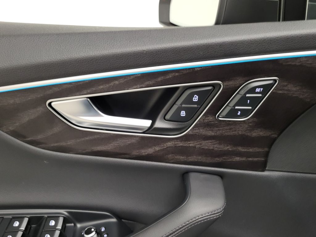 Thumbnail: 2024 Audi Q7 - 31