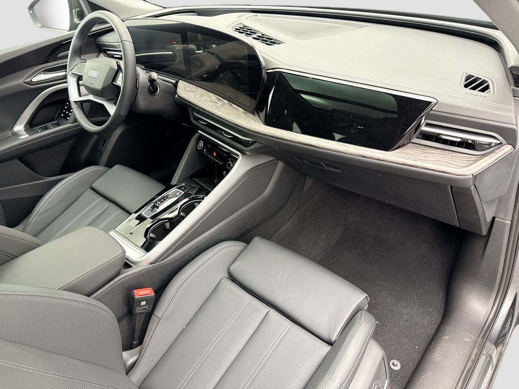 Thumbnail: 2025 Audi Q5 - 16