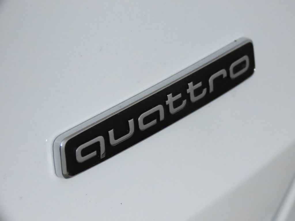 Thumbnail: 2023 Audi Q3 - 10