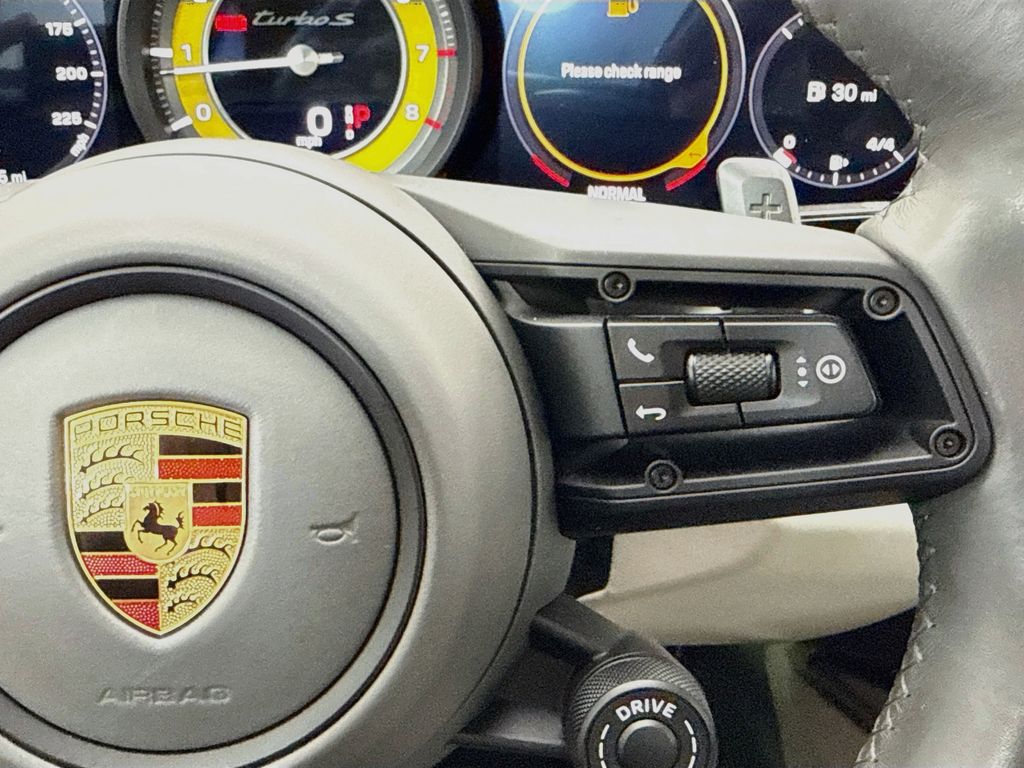 Thumbnail: 2022 Porsche 911 - 14