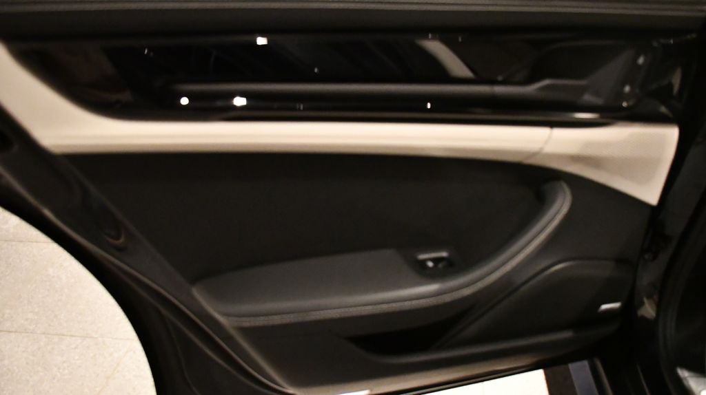 Thumbnail: 2026 Porsche Panamera - 20