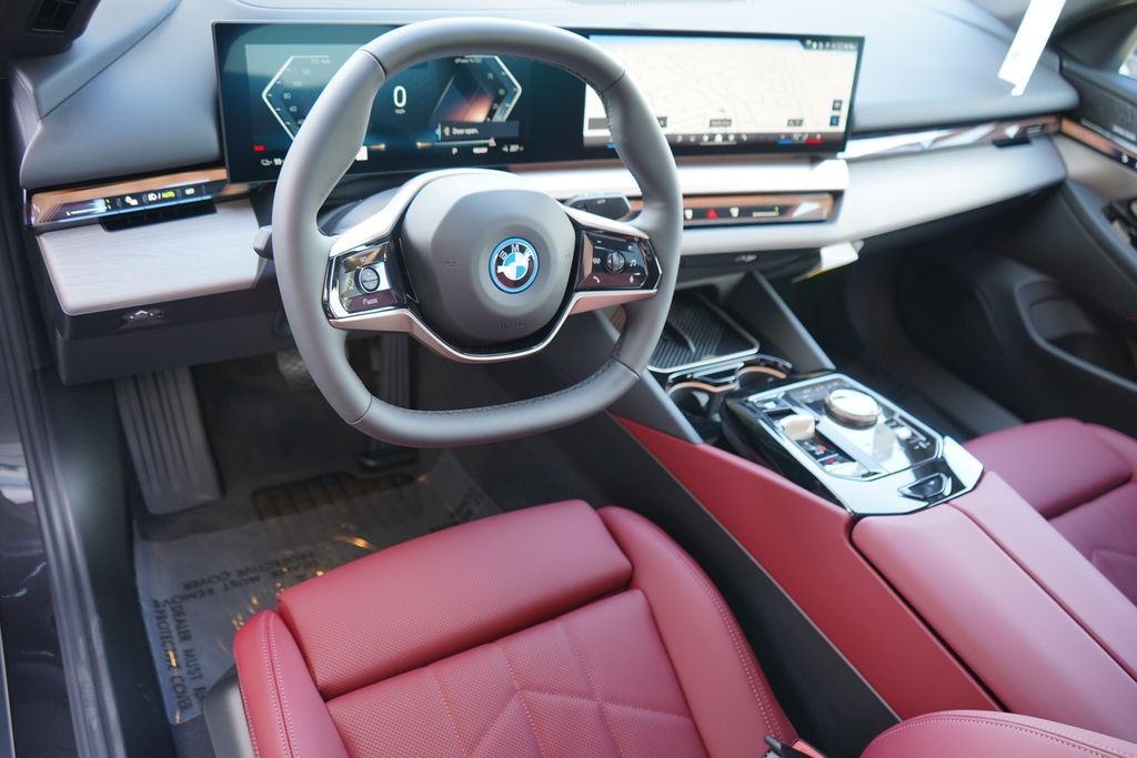 Thumbnail: 2026 BMW i5 - 12