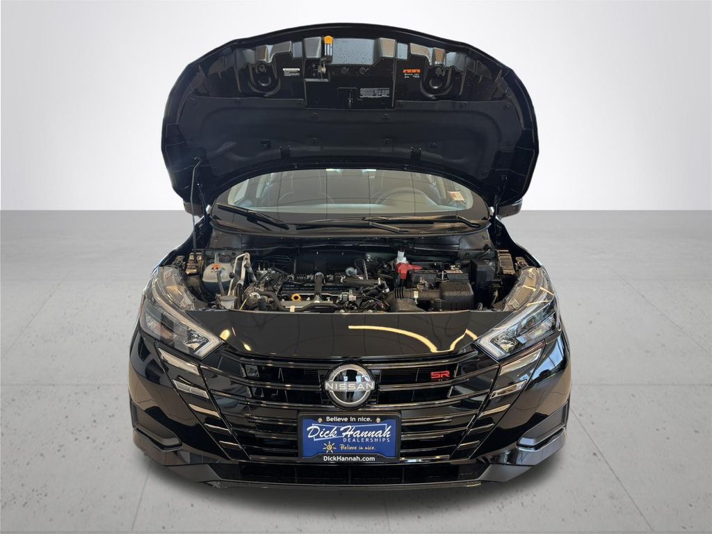 2025 Nissan Versa 1.6 SR
